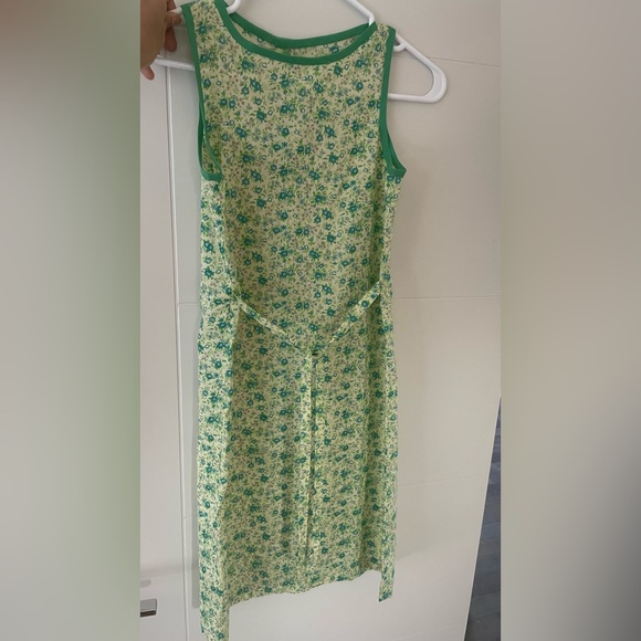 Beautiful floral summer dress - Picture 2 of 10